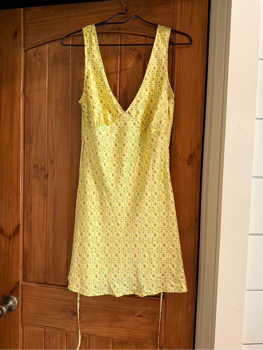 Frankie's Bikinis Yellow Square Floral Pattern V-Neck Mini Dress Size M